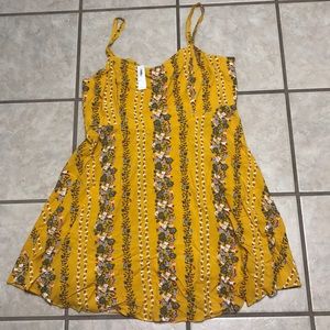 ✨Cute (NWT) Old Navy dress✨